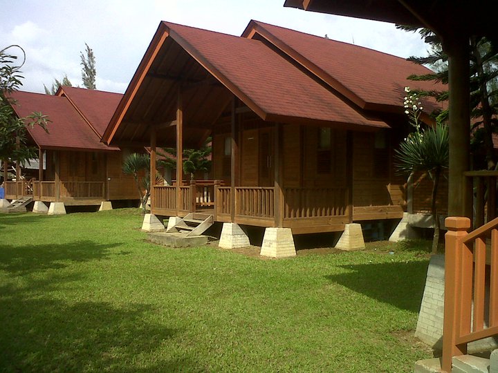 Rumah Kayu Vila Model Terbaru